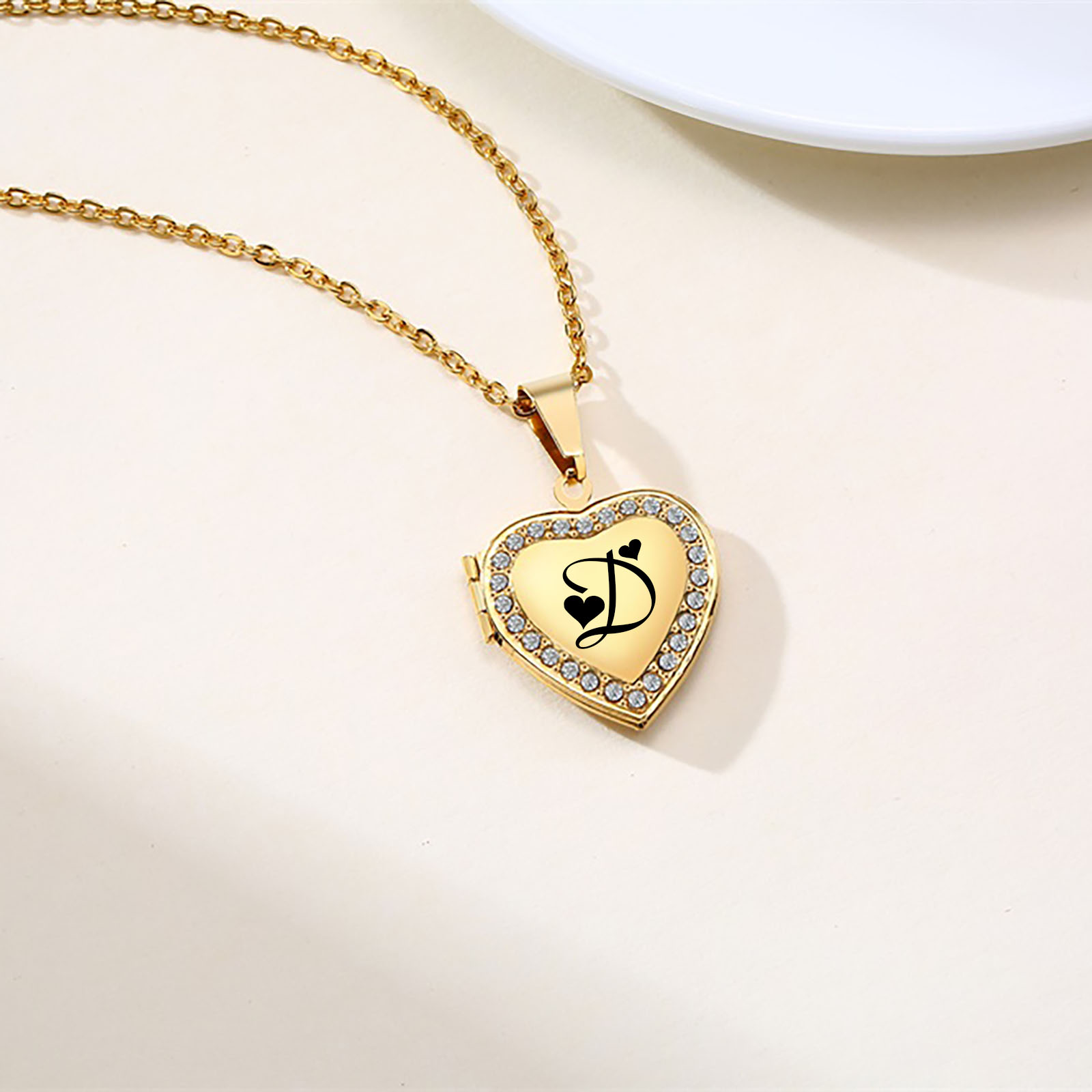 Heart Locket Necklace Photo - الحرة النقش الأحرف الأولى القلب المنجد