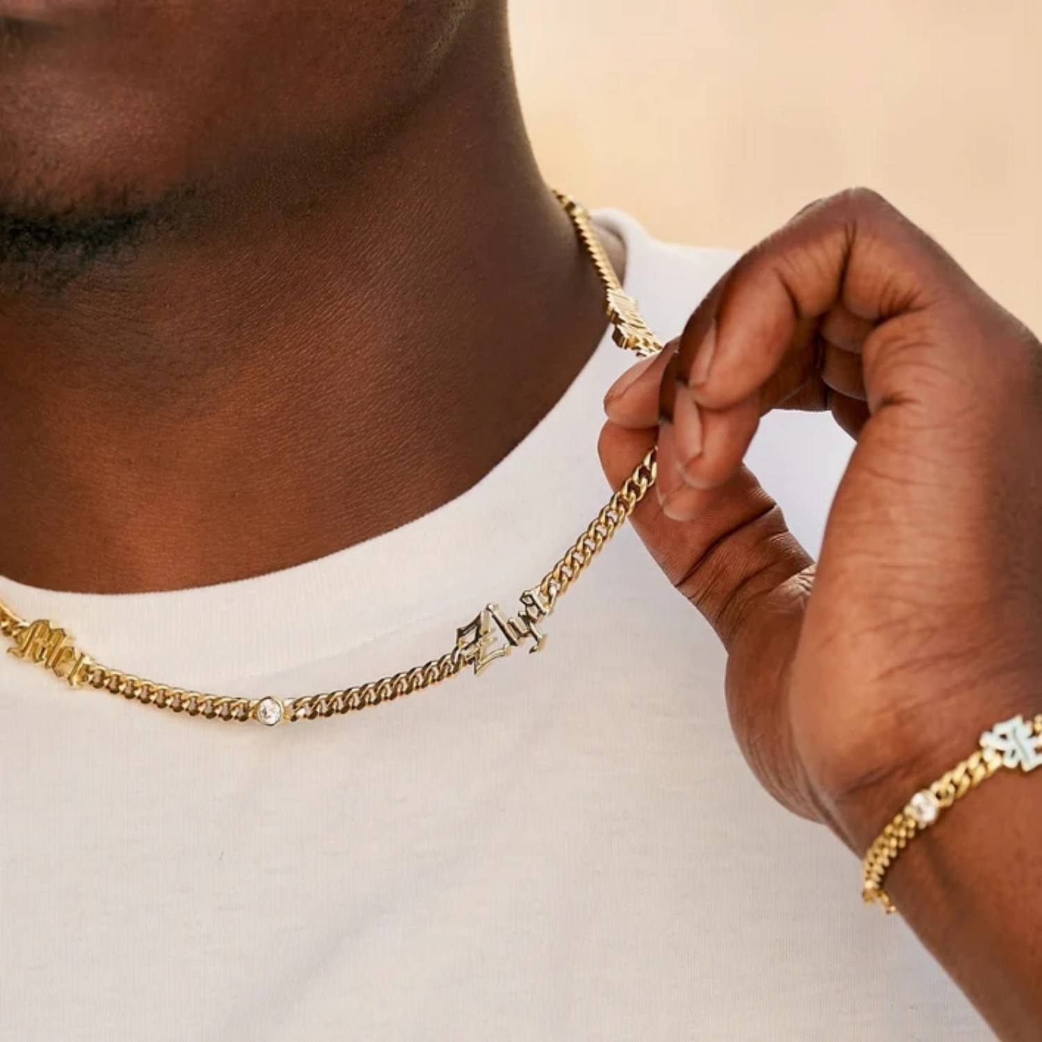 Cuban Link Chain 12Mm - قلادة اسم مخصصة بخط إنجليزي قديم