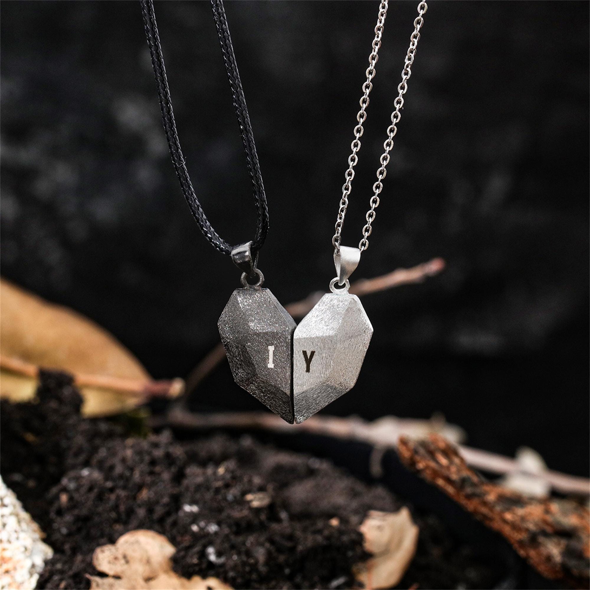 Magnetic Couple Matching Necklaces - مجموعة قلادات مغناطيسية على شكل قلب
