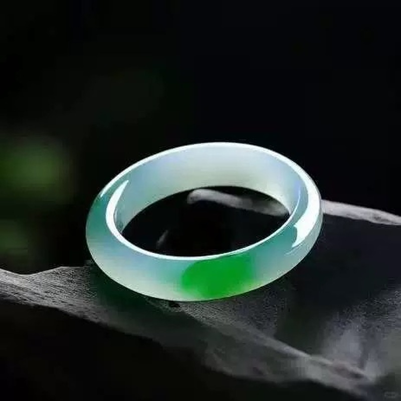 Bracelets - سوار من اليشم الميانماري، نوع شمعي