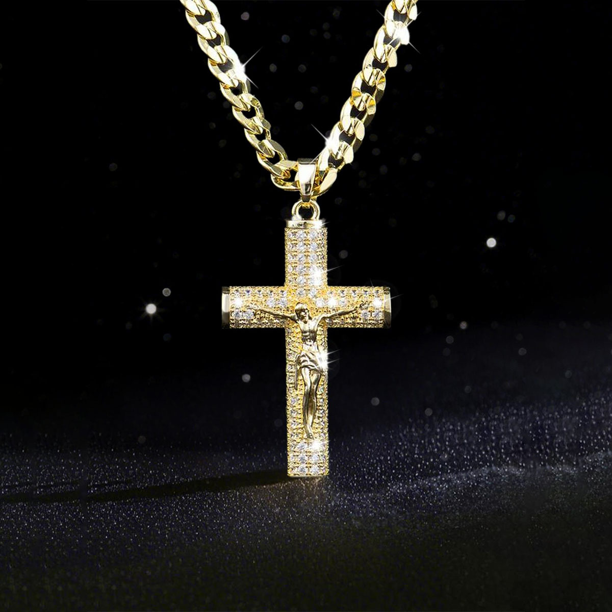 قلادة صليب مطلية بالذهب للرجال - مراجعة Cross Pendant Necklace Gold وسعره