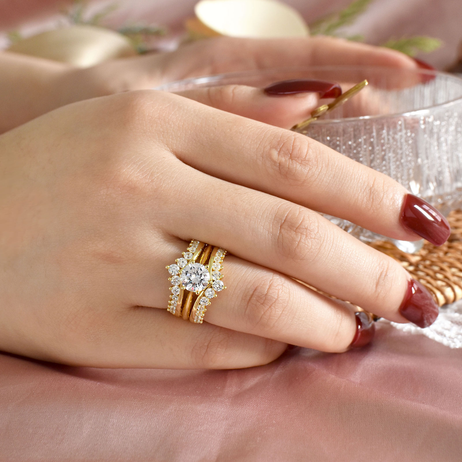 طقم خاتم زفاف نسائي مطلي بالذه - مراجعة Moissanite Engagement Ring 1 Carat وسعره