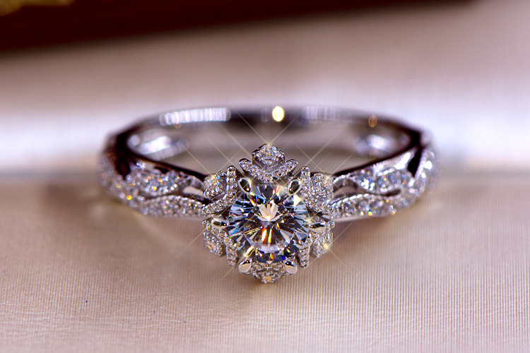 خاتم من الفضة الإسترلينية S925 - مراجعة Moissanite Engagement Ring 1 Carat وسعره