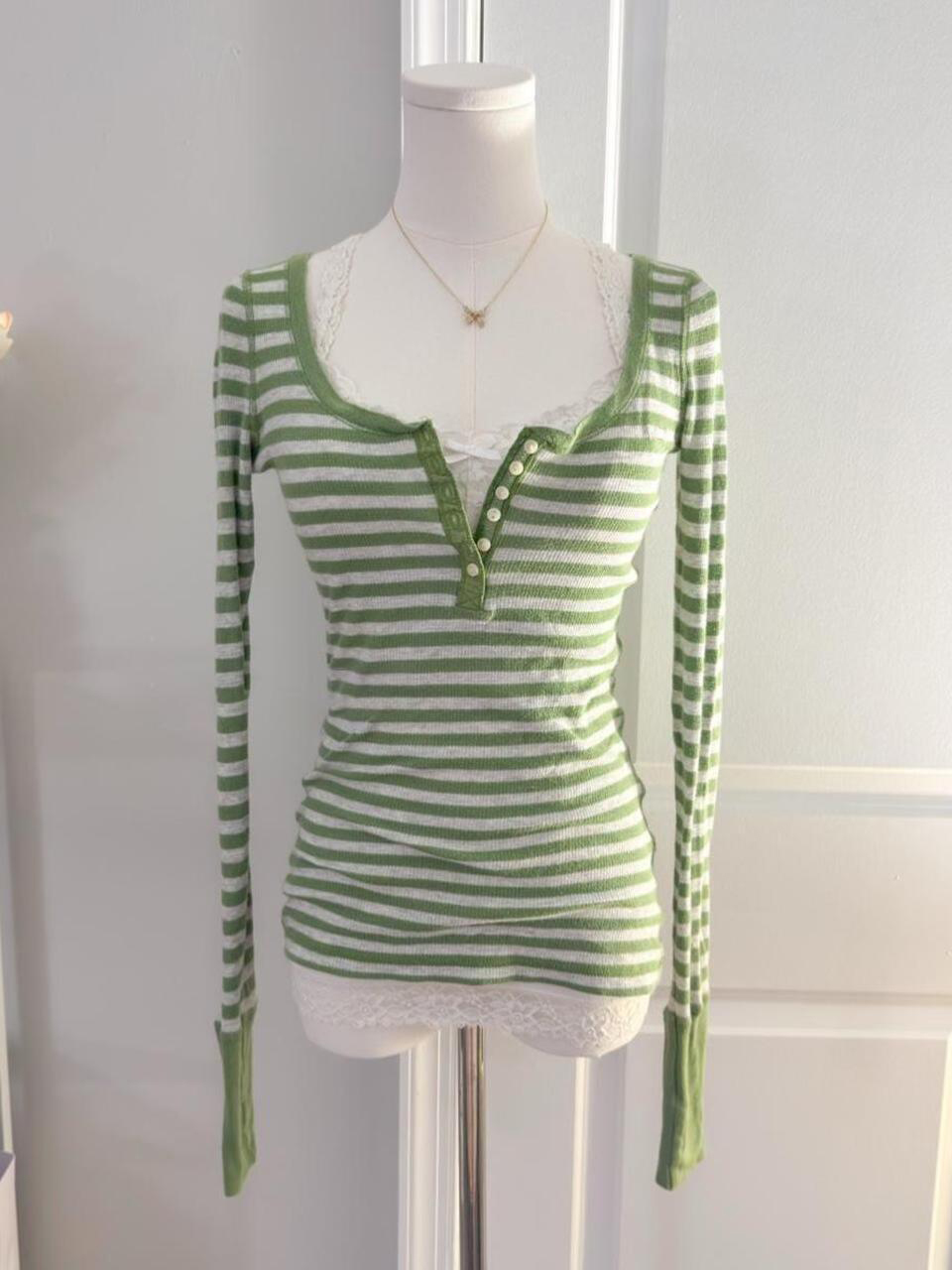 تي شيرتات 2000s Y2k بخطوط خضرا - مراجعة Necklaces وسعره