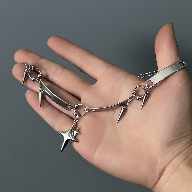 قلادة نسائية بتصميم هيب هوب ور - مراجعة Goth Punk Spike Choker وسعره