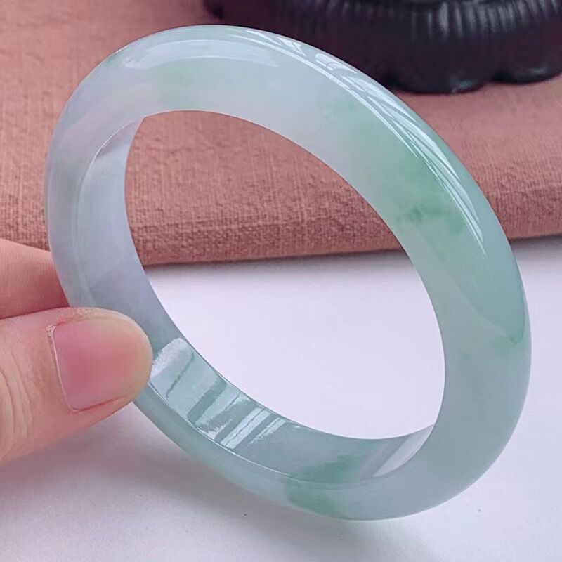 ميانمار، سوار من اليشم الزيتي  - مراجعة Bracelets وسعره