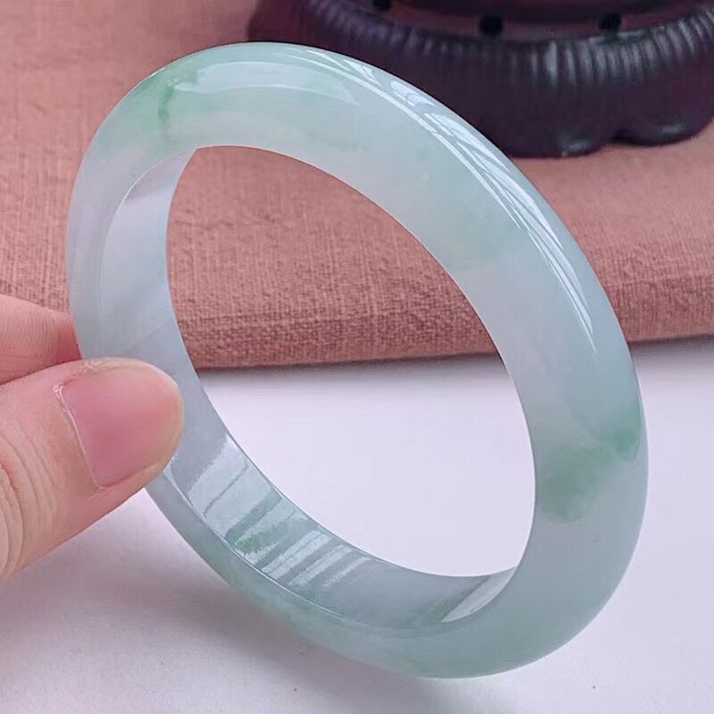 ميانمار، سوار من اليشم الزيتي  - مراجعة Bracelets وسعره