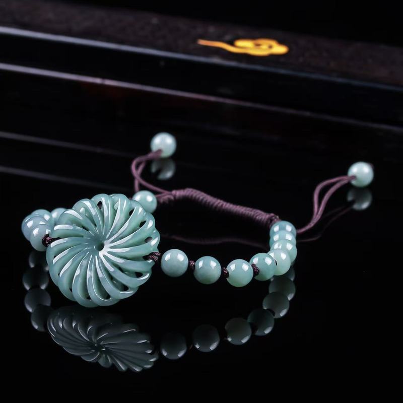 سوار من اليشم الطبيعي من الدرج - مراجعة Bracelets وسعره